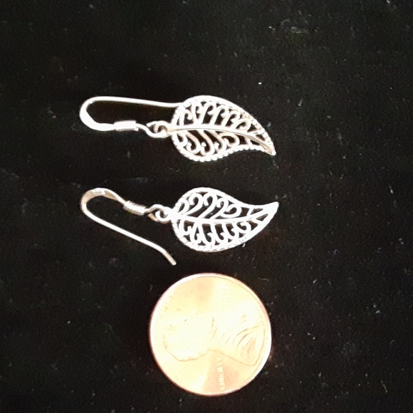 ❤Unavailable/Included in Bundle Sale🍃Tini Botanical Leaf Earings  Sterling - Picture 3 of 4